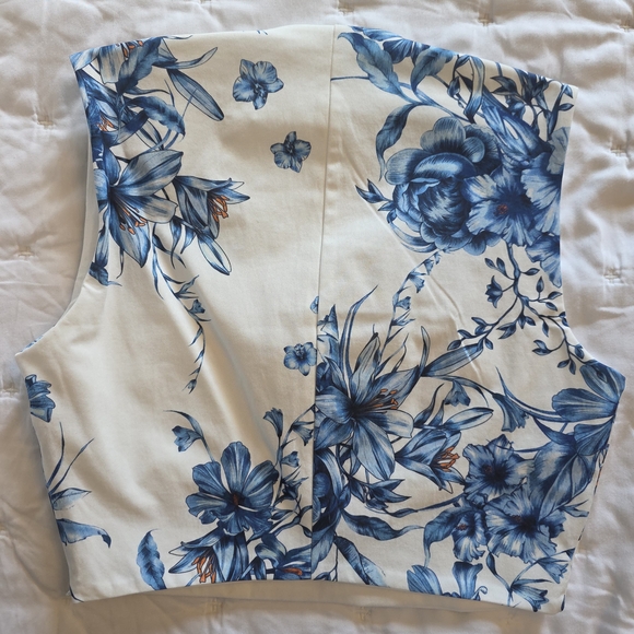 Zara White Bustier Crop Top with Blue Floral Print - Picture 2 of 5